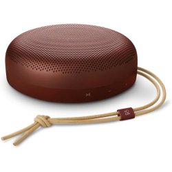 С най-големия woofer в своя клас, Beosound A1 възпроизвежда впечатляващо дълбок бас! Със сертификат IP67 за устойчивост на вода и прах, и мощност 60W, осигурява автономия на батерията до 24 часа и страхотен звук on the go!