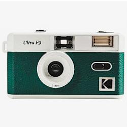 Kodak Ultra F9 е компактен фотоапарат, който те връща към корените на фотографията, тъй като работи с 35-милиметров филм и разполага с вградена светкавица!