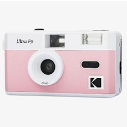 Kodak Ultra F9 е компактен фотоапарат, който те връща към корените на фотографията, тъй като работи с 35-милиметров филм и разполага с вградена светкавица!
