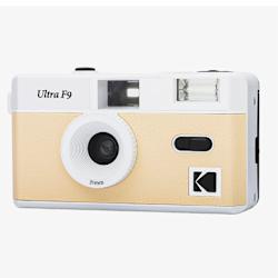 Kodak Ultra F9 е компактен фотоапарат, който те връща към корените на фотографията, тъй като работи с 35-милиметров филм и разполага с вградена светкавица!