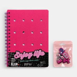 Запълни страниците на тефтера с пинчета Girly с най-креативните си идеи и мисли!