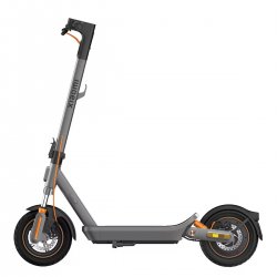 Пробег до 70km, мощност 1100W (max.), безкамерни гуми 12", удължен преден амортисьор 45mm, двойни задни амортисьори, интелигентна система BMS, цветен дисплей TFT 3" и Xiaomi Home app!