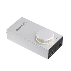 GIGAS 1 е компактен и мощен усилвател за слушалки, проектиран за настолни HiFi системи!